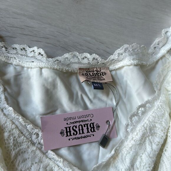 BLUSH custom‎ made white lace jumpsuit M/L stretch fabric lined NWT - Picture 3 of 5